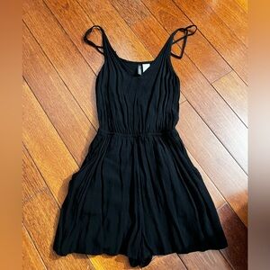 Black romper size 2 H&M adjustable straps